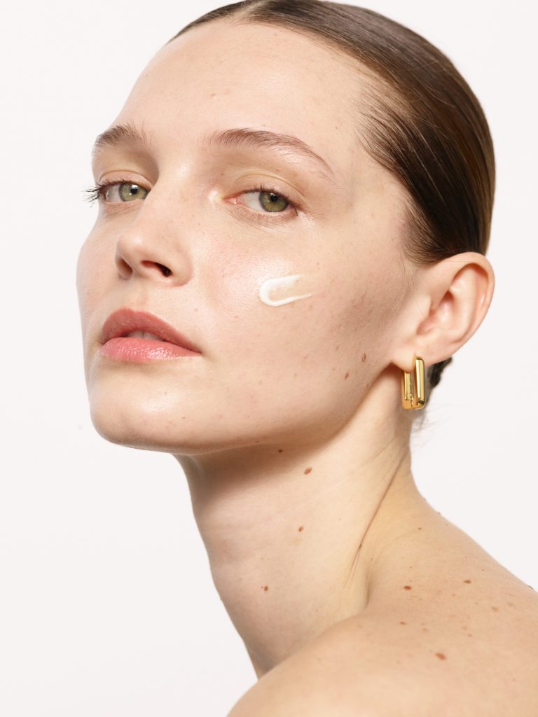 LANCASTER_BEAUTY_EYESEE_PRODUCTION_ACHAT_ART_PHOTO_TV