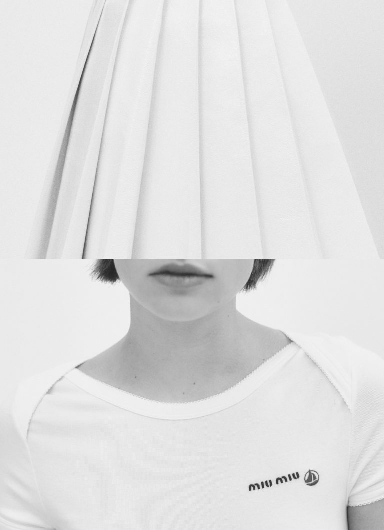 double photo en noir et blanc femme et jupe